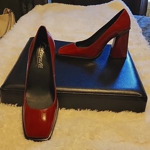 L'intervalle red leather pumps